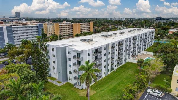 Hallandale Gardens, 1301 NE 7th St #304, Hallandale Beach, Florida 33009, image 1