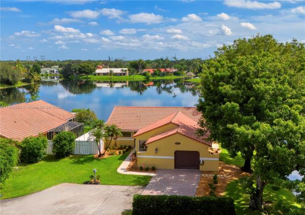 Tierra Vista, 2565 Bass Way, Cooper City, Florida 33026, image 3