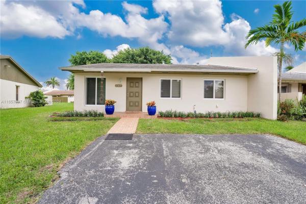 Devon Aire Villas, 12407 SW 113th Ln #12407, The Crossings, Florida 33186, image 1
