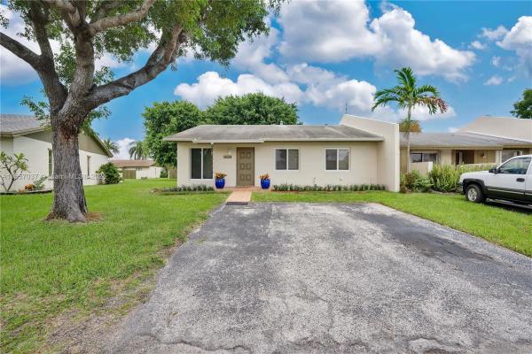 Devon Aire Villas, 12407 SW 113th Ln #12407, The Crossings, Florida 33186, image 3