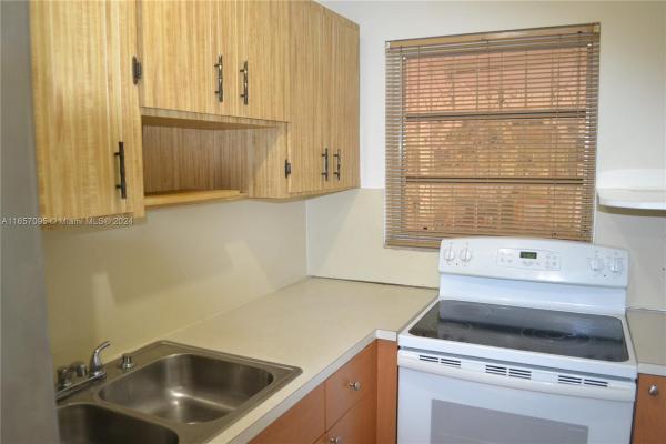 Essex Village, 751 SE 6th Pl, Hialeah, Florida 33010, image 1