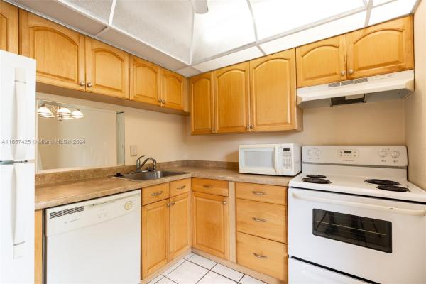 Bermuda Club, 5830 NW 64th Ave #105, Tamarac, Florida 33319, image 1