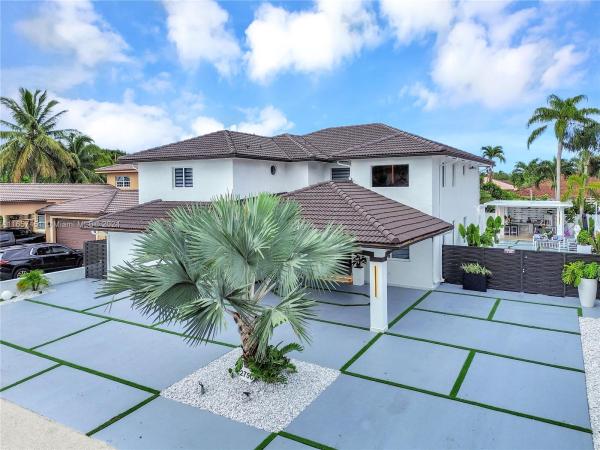 University Park No HOA, 2750 SW 142nd Ct, University Park, Florida 33175, image 1