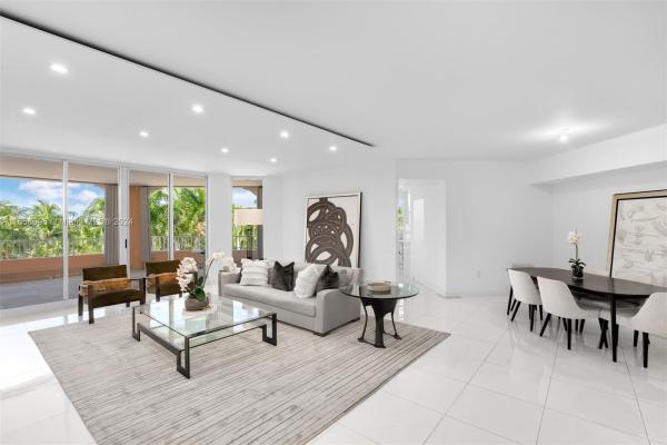 Lake Villa, 721 Crandon Blvd #408, Key Biscayne, Florida 33149, image 1