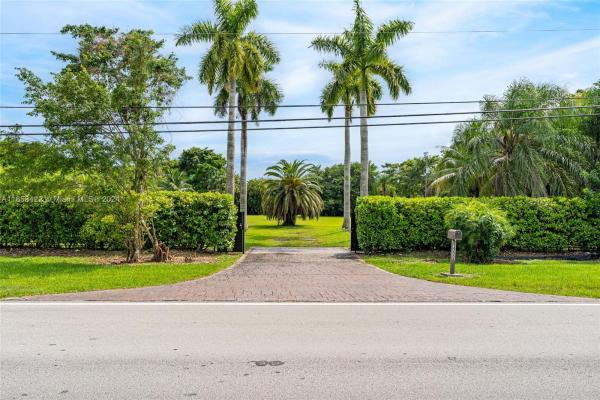 Galloway Glenn Estates, 9450 SW 112th St, Kendall, Florida 33176, image 3