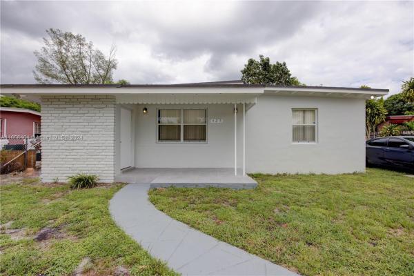 Rivera Manor, 425 NW 133rd St, North Miami, Florida 33168, image 1