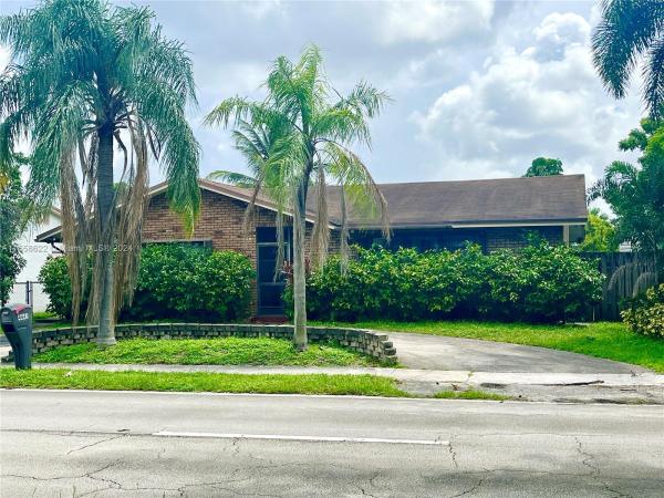 Springtree West, 4642 NW 94th Ave, Sunrise, Florida 33351, image 1