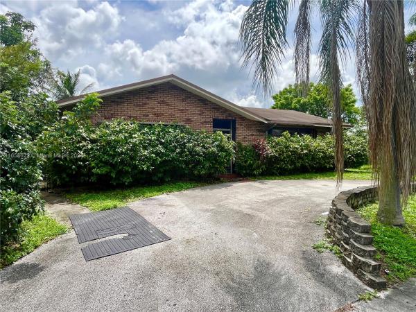 Springtree West, 4642 NW 94th Ave, Sunrise, Florida 33351, image 2