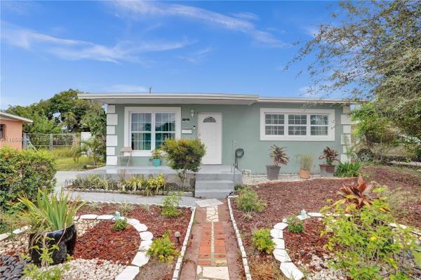 Roosevelt Estates, 1341 10th St, West Palm Beach, Florida 33401, image 1