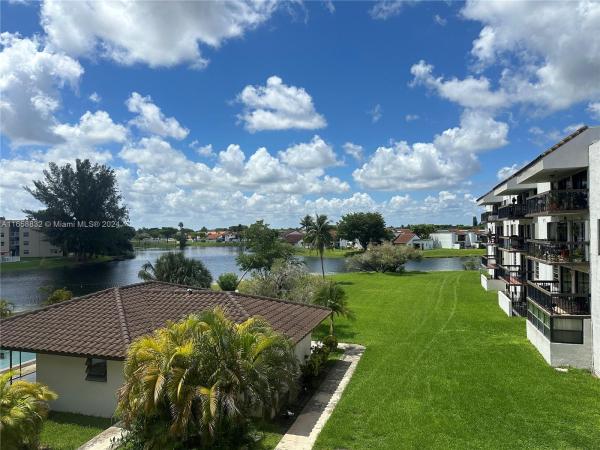 Peninsula At International Gardens, 1350 SW 122nd Ave #301-1, Tamiami, Florida 33184, image 1