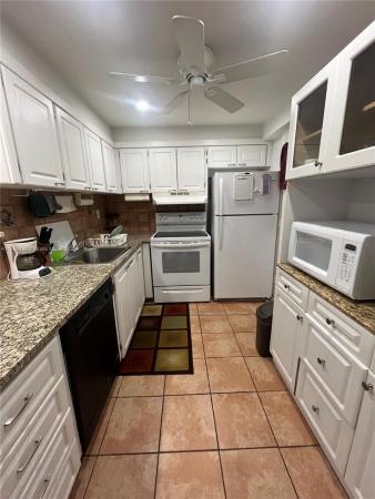 Mar-Len Gardens, 16901 NE 13 Ave #103, North Miami Beach, Florida 33162, image 1