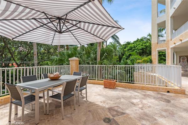 Resort Villa, 715 Crandon Blvd #206, Key Biscayne, Florida 33149, image 1