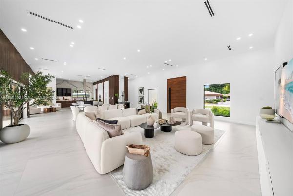 Sky Lake, 18590 NE 21st Ave, North Miami Beach, Florida 33179, image 1