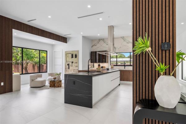 Sky Lake, 18590 NE 21st Ave, North Miami Beach, Florida 33179, image 3