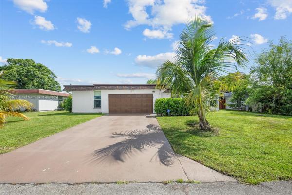 Vanguard Village 15, 7010 NW 63rd St, Tamarac, Florida 33321, image 1