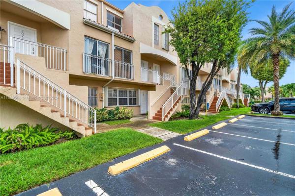 Coral Pointe Townhomes, 8580 NW 6th Ln #6-103, Fountainebleau, Florida 33126, image 1