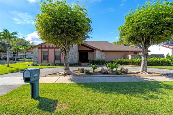 Glen Cove, 11430 SW 103rd St, Kendall, Florida 33176, image 3