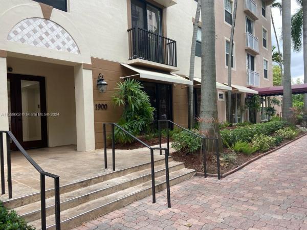 Regent Park At Young Circle, 1900 Van Buren St #111B, Hollywood, Florida 33020, image 1