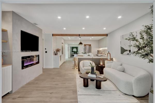 Welbon, 814 Monterey St., Coral Gables, Florida 33134, image 3