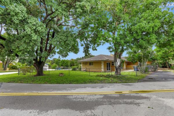 South Corals, 1699 NE 33rd St, Oakland Park, Florida 33334, image 1