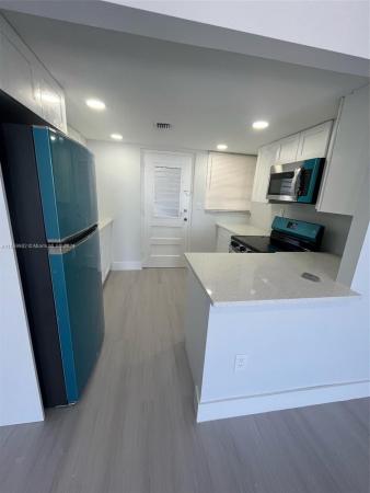 Byron Gardens, 7850 Byron Ave #606, Miami Beach, Florida 33141, image 1