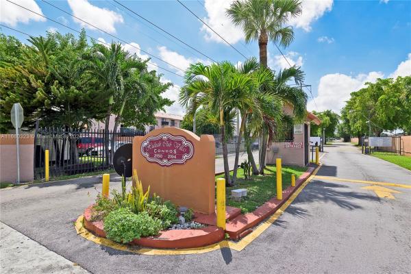Hialeah Club Villas, 2194 W 60th St #22202, Hialeah, Florida 33016, image 1