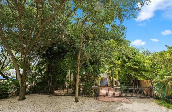King Park, 2472 Abaco Ave, Miami, Florida 33133, image 1