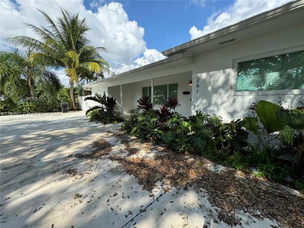 Hialeah Golf Course, 241 Pocatella St, Miami Springs, Florida 33166, image 1