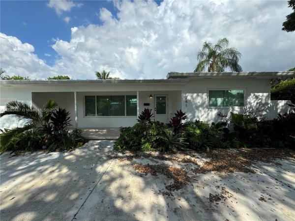 Hialeah Golf Course, 241 Pocatella St, Miami Springs, Florida 33166, image 2