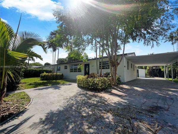 Leisurewood Manor, 15530 SW 295th Ter, Leisure City, Florida 33033, image 1