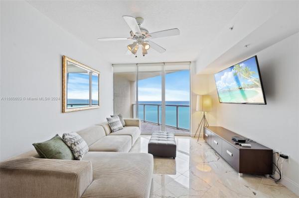 La Perla, 16699 Collins Ave #2010, Sunny Isles Beach, Florida 33160, image 1