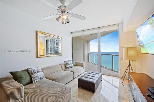 La Perla, 16699 Collins Ave #2010, Sunny Isles Beach, Florida 33160, image 3