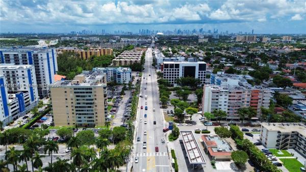 5050 Building, 5050 NW 7th St #407, Miami, Florida 33126, image 1
