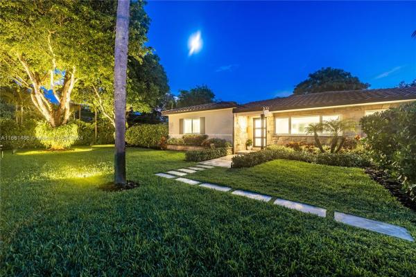 Berna Gilda, 902 NE 111th St, Biscayne Park, Florida 33161, image 3