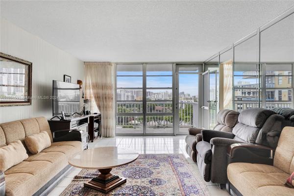 Winston Towers 400, 231 174th St #815, Sunny Isles Beach, Florida 33160, image 1