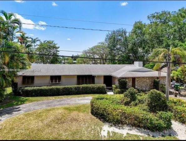 Tanglewood Lake, 13700 SW 70th Ave, Palmetto Bay, Florida 33158, image 1