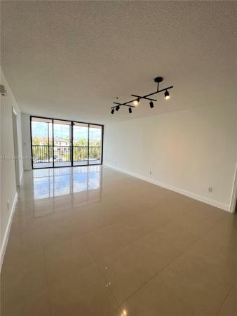 Lakeview Of The California Club, 20860 San Simeon Way #301-6, Ives Estates, Florida 33179, image 2