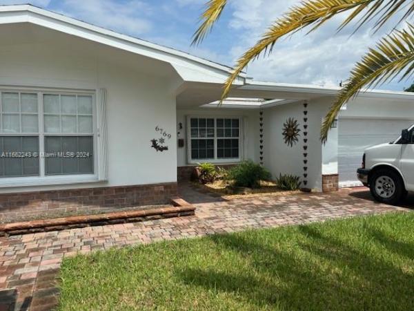 Miramar Isles, 6769 Camelia Dr, Miramar, Florida 33023, image 1