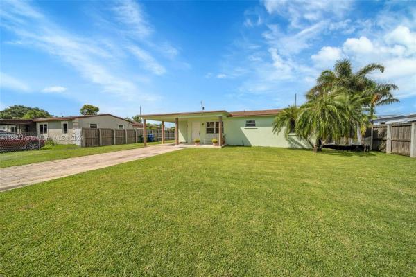 Sky Vista, 1551 NE 13th St, Leisure City, Florida 33033, image 2