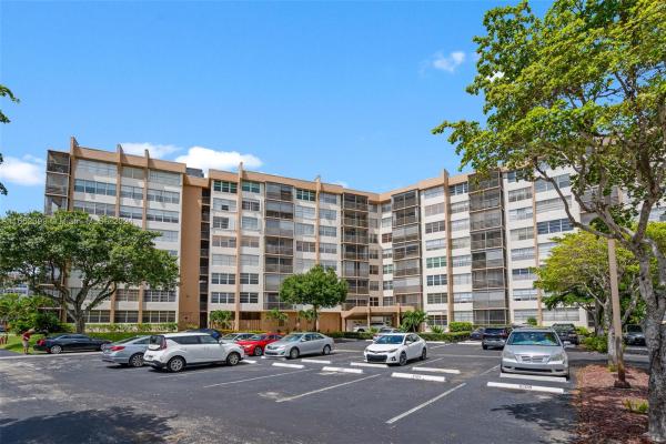 The Elm, 1000 Saint Charles Pl #208, Pembroke Pines, Florida 33026, image 1