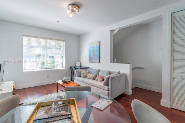 Villa Lucca, 1025 Michigan Ave #1A, Miami Beach, Florida 33139, image 1