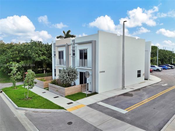 Modern At Coconut Palm, 4600 SW 19 Ave #2, Princeton, Florida 33032, image 1