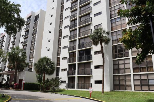 Plaza Of The Americas, 16919 N Bay Rd #118, Sunny Isles Beach, Florida 33160, image 1