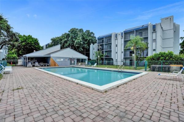 Village Square, 7561 NW 16th St #2302, Plantation, Florida 33313, image 1