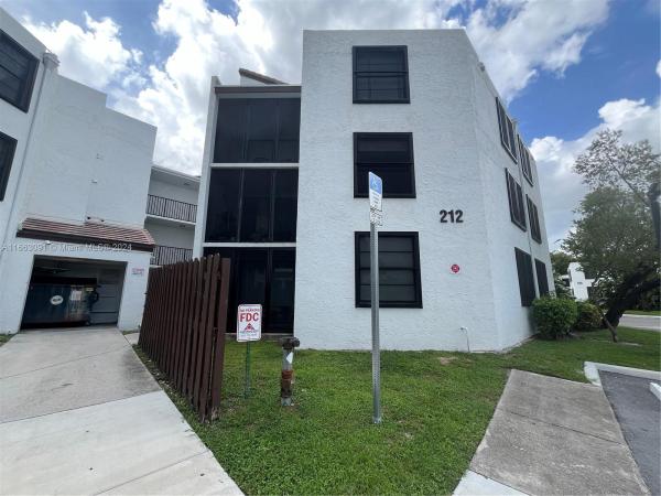 Lake Pointe, 212 Lake Pointe Dr #209, Oakland Park, Florida 33309, image 1