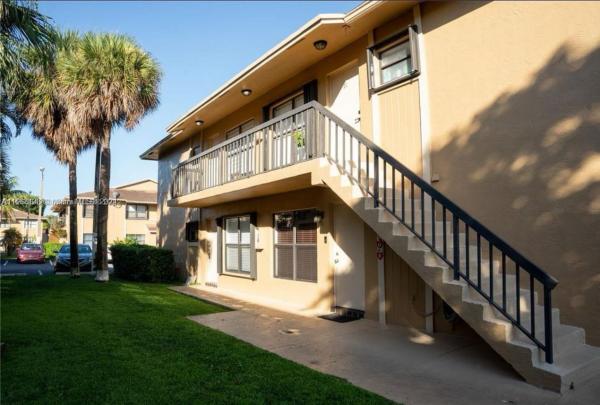Lago Grande, 6735 W 26th Dr #12-5, Hialeah, Florida 33016, image 1
