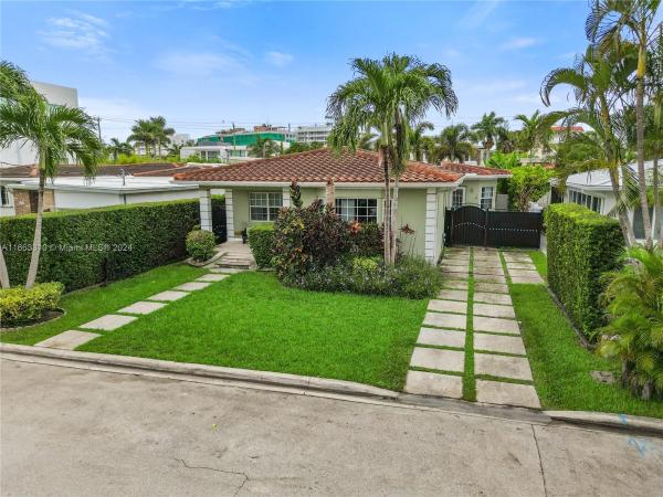 Altos Del Mar, 9432 Carlyle Ave, Surfside, Florida 33154, image 1