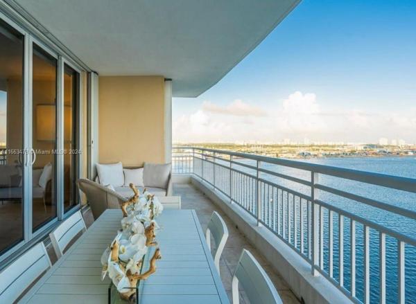 Two Tequesta Point, 808 Brickell Key Dr #1904, Miami, Florida 33131, image 1