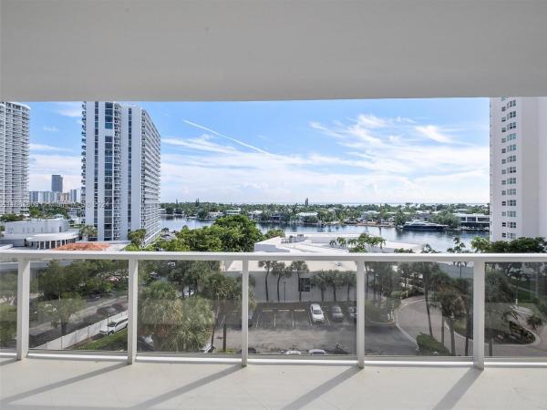 Hamptons West, 20281 E Country Club Dr #506, Aventura, Florida 33180, image 1