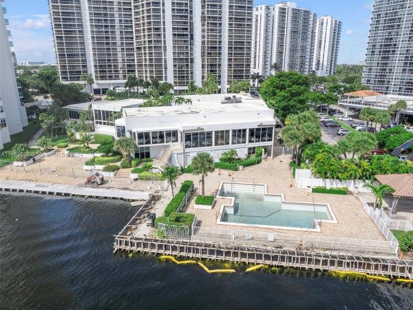 Hamptons West, 20281 E Country Club Dr #506, Aventura, Florida 33180, image 3